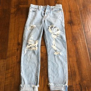 LEVI BOYFRIEND JEANS